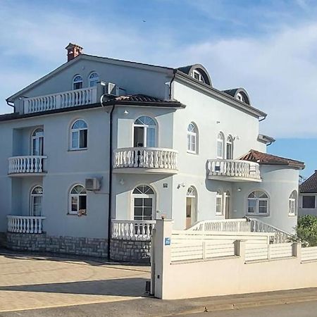 Apartment Fabic Πόρετς Εξωτερικό φωτογραφία